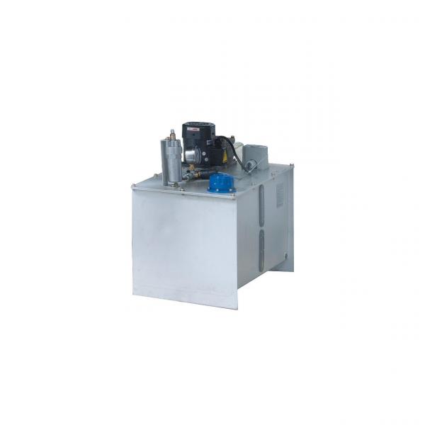 Separate Hydraulikeinheit mit Ölkühlung vermeidet Vibration und thermische Belastung des Maschinenkörpers.